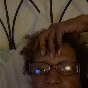 Meet your Posher, Gloria